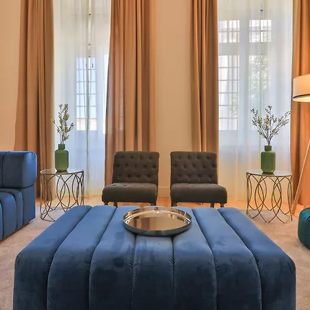 Beguest Palace *