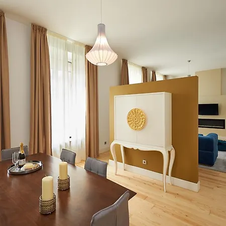 Beguest Palace Apartment *