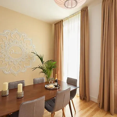 Beguest Palace Apartment *